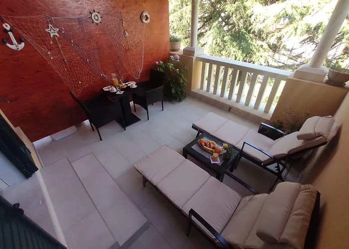 Porat 2 With Private Terrace