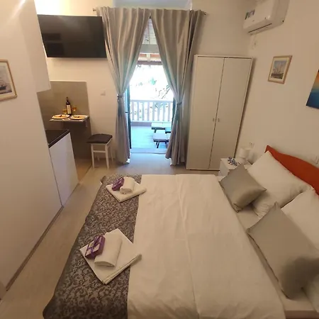 Porat 2 With Private Terrace בית הארחה