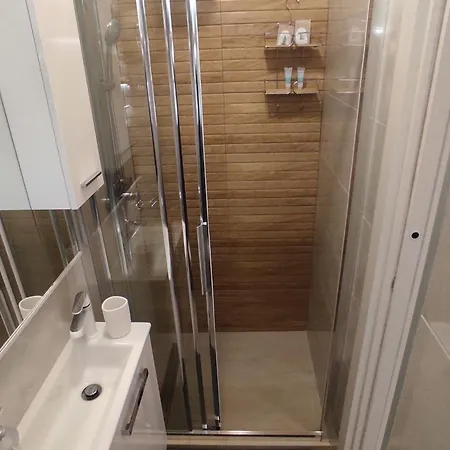 Porat 2 With Private Terrace בית הארחה