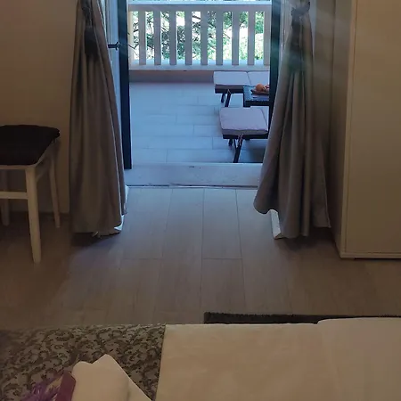 Porat 2 With Private Terrace Gostinjska kuća 4*