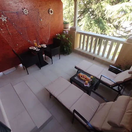 Porat 2 With Private Terrace