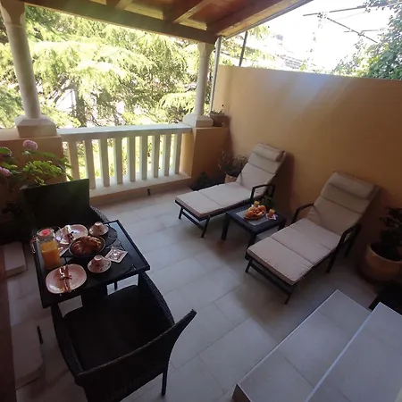 Porat 2 With Private Terrace