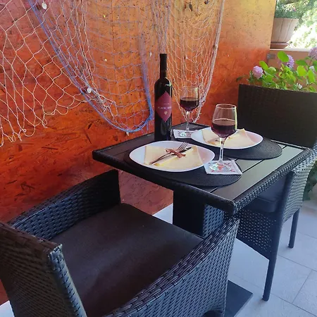 Porat 2 With Private Terrace Pensión 4*