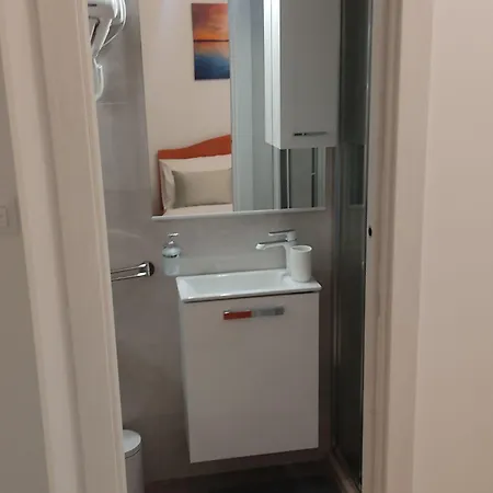 Porat 2 With Private Terrace ゲストハウス 4*